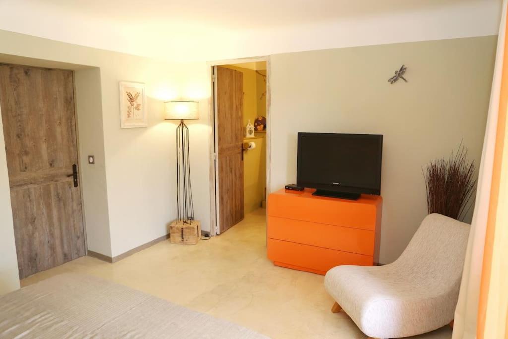 L'Oustaou Dorey Saint-Cyr-sur-Mer Bagian luar foto
